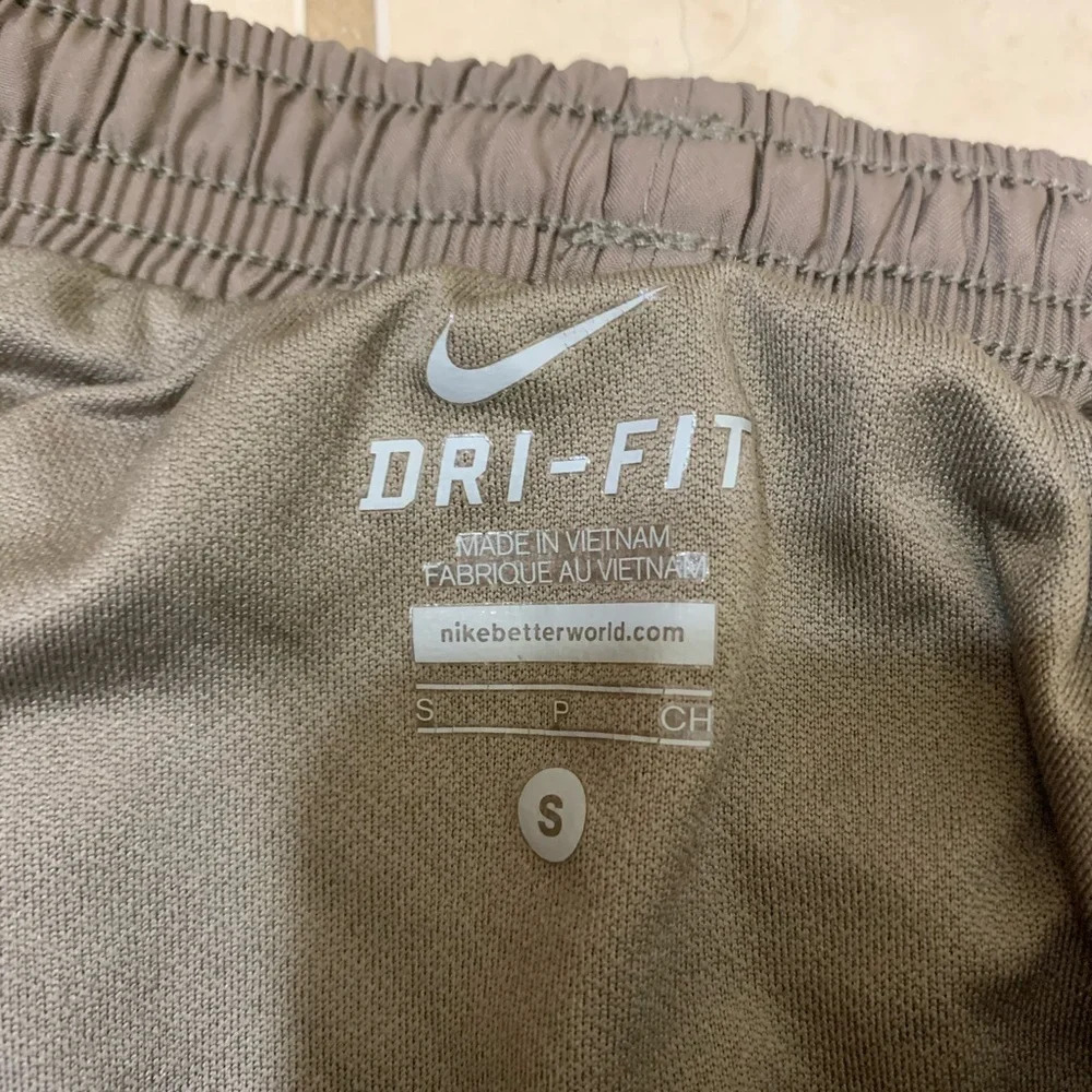 Dry-Fit Nike Shorts - Picture 4 of 4